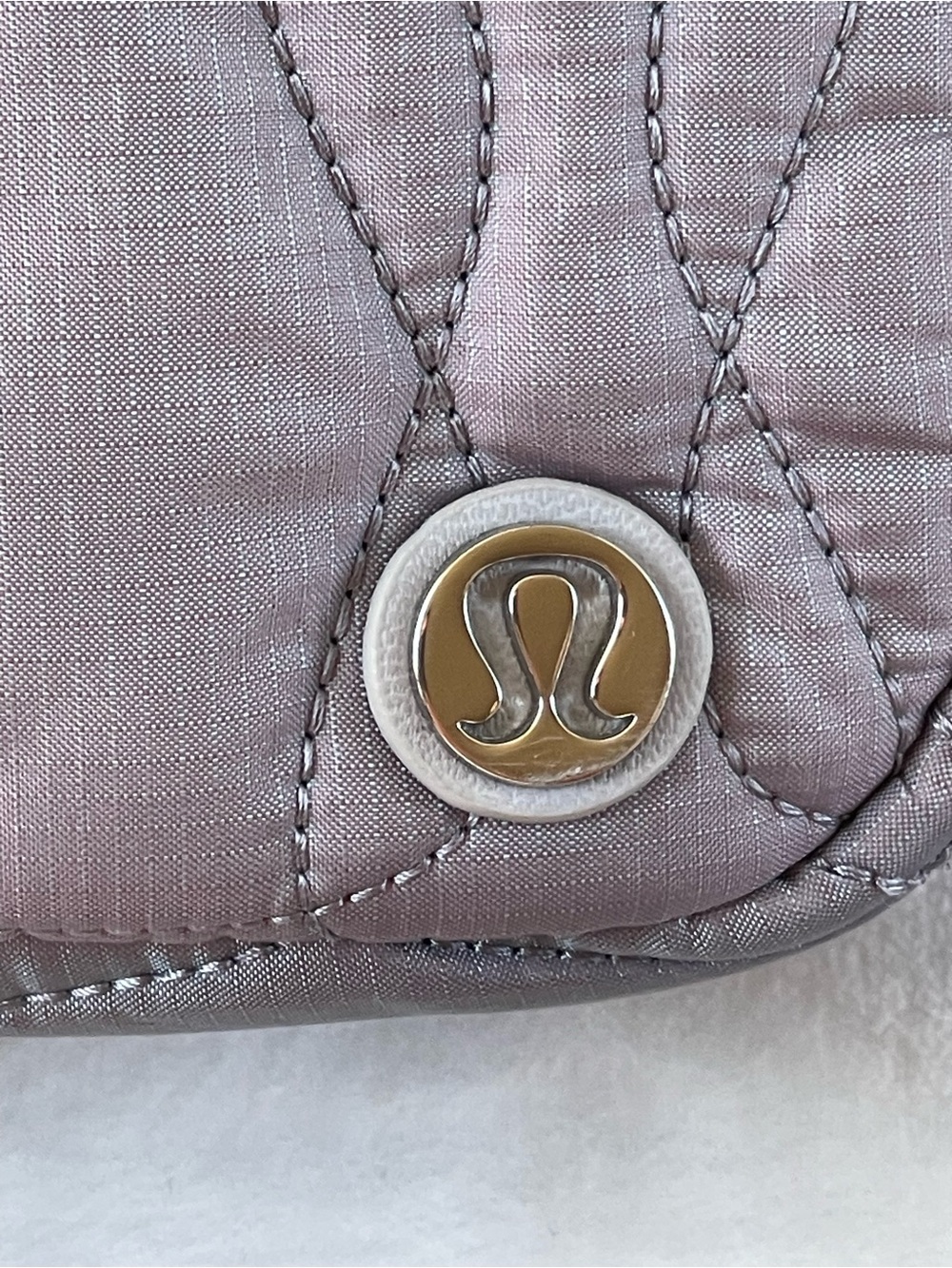 Lululemon Quilted Embrace Crossbody Shoulder bag Athleisure Active Clean Girl - Picture 4 of 12